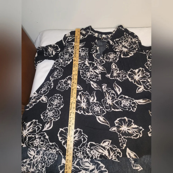 Free People Over Sized Black and White Hibiscus Swing Tunic Dress sz XS - Picture 5 of 9